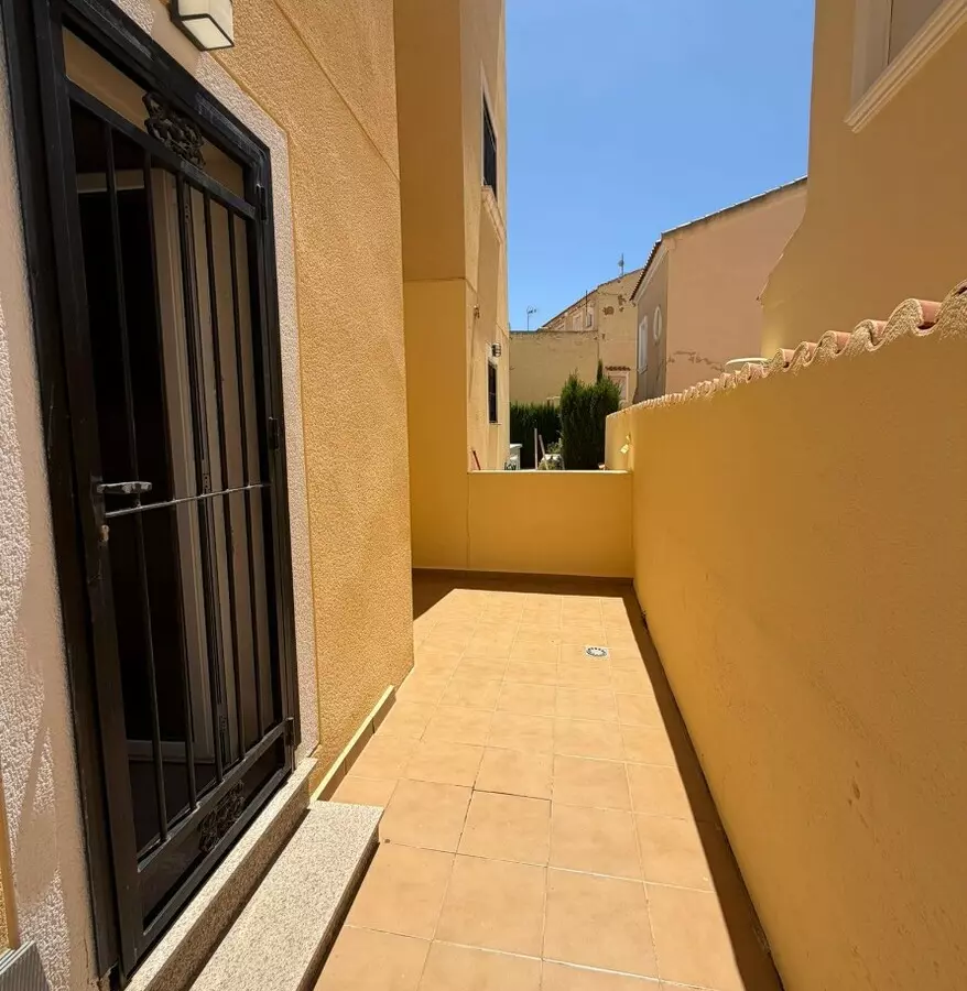 3-bedroom Town House In Orihuela, Spain (140 M²)