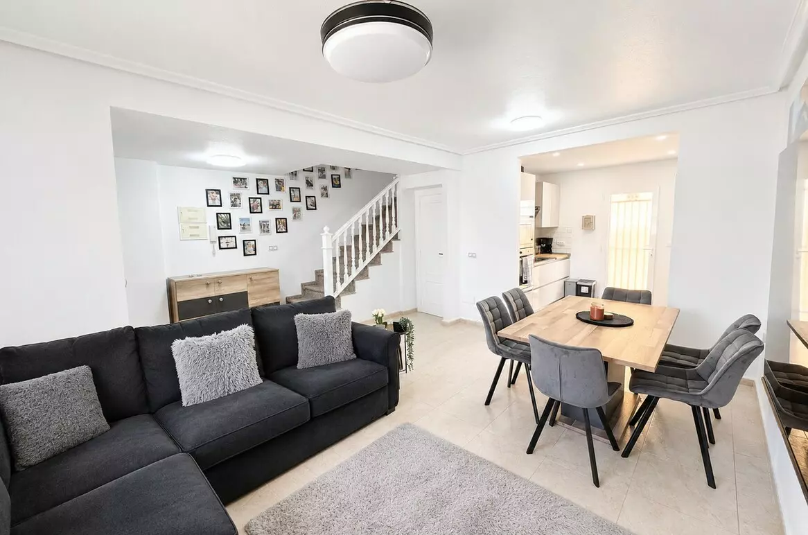 3-bedroom Town House In Orihuela, Spain (140 M²)