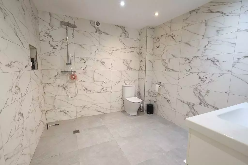5-bedroom Villa In Torrevieja, Spain (235 M²)