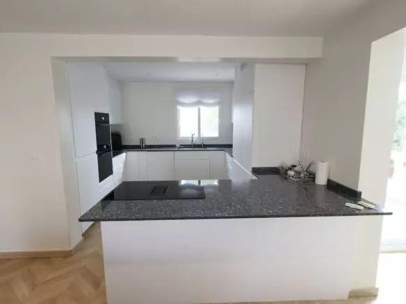 5-bedroom Villa In Torrevieja, Spain (235 M²)