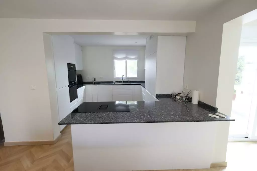 5-bedroom Villa In Torrevieja, Spain (235 M²)
