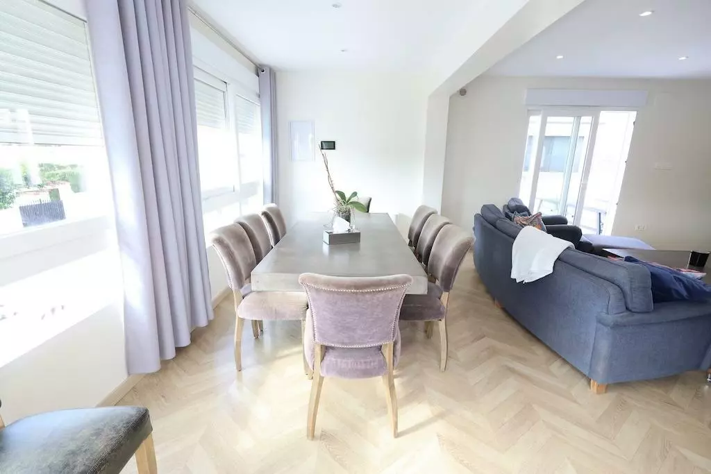 5-bedroom Villa In Torrevieja, Spain (235 M²)