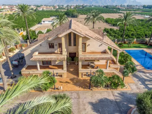 4-bedroom Villa In Orihuela, Spain (837 M²)