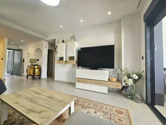 2-bedroom Apartment In Guardamar Del Segura, Spain (84 M²)