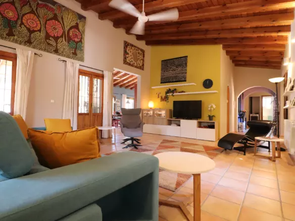 7-bedroom Country House In Catral, Spain (396 M²)