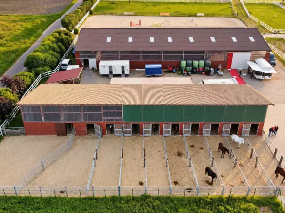 4-bedroom Property In Loxstedt, Germany (206 M²)