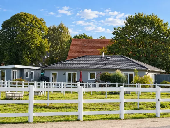 4-bedroom Property In Loxstedt, Germany (206 M²)