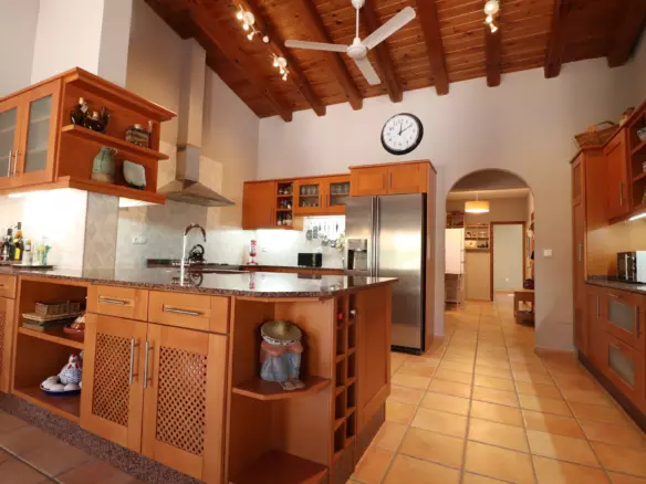 7-bedroom Country House In Catral, Spain (396 M²)