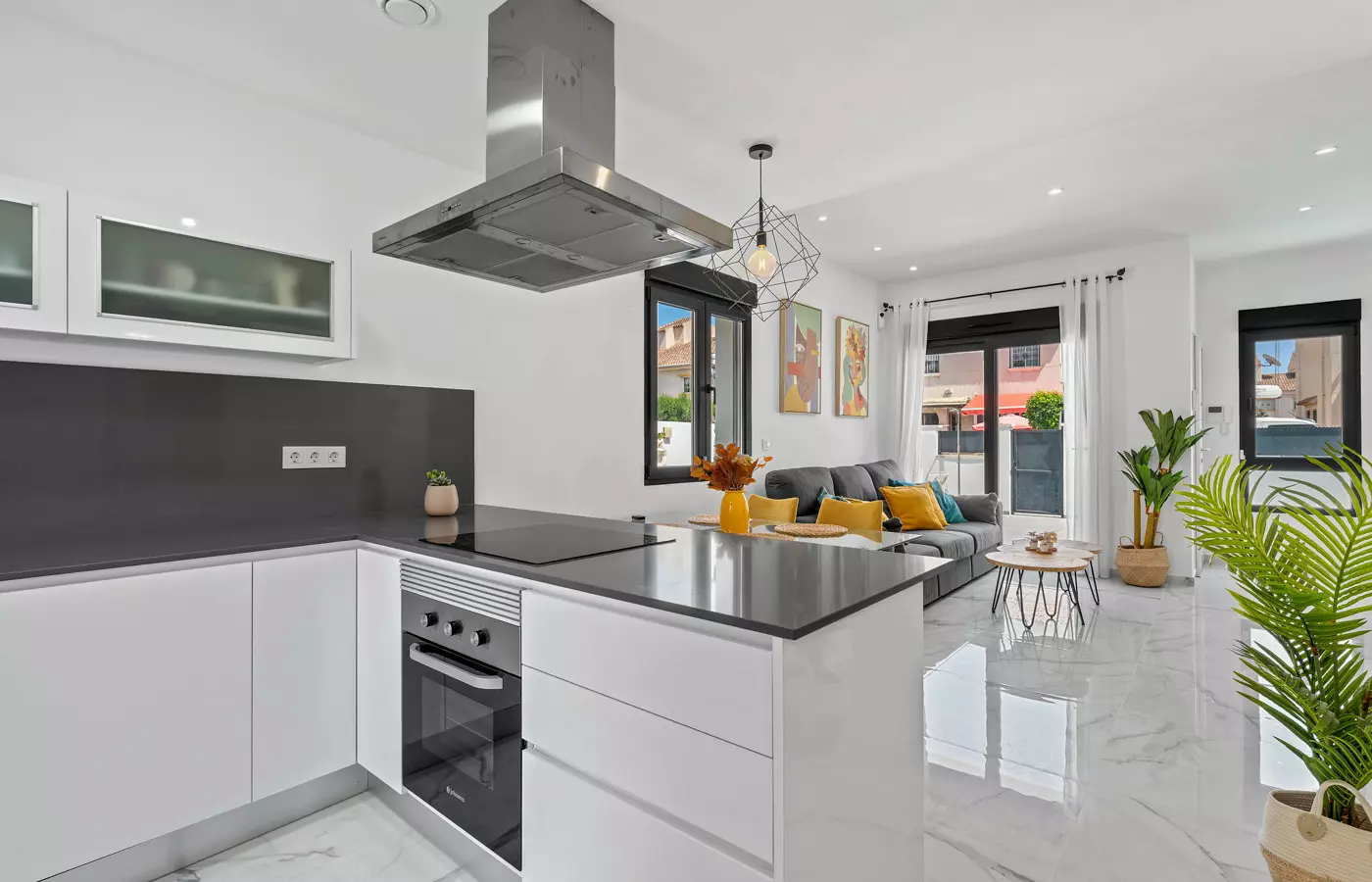 3-bedroom Villa In Torrevieja, Spain (105 M²)