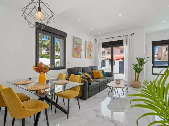 3-bedroom Villa In Torrevieja, Spain (105 M²)