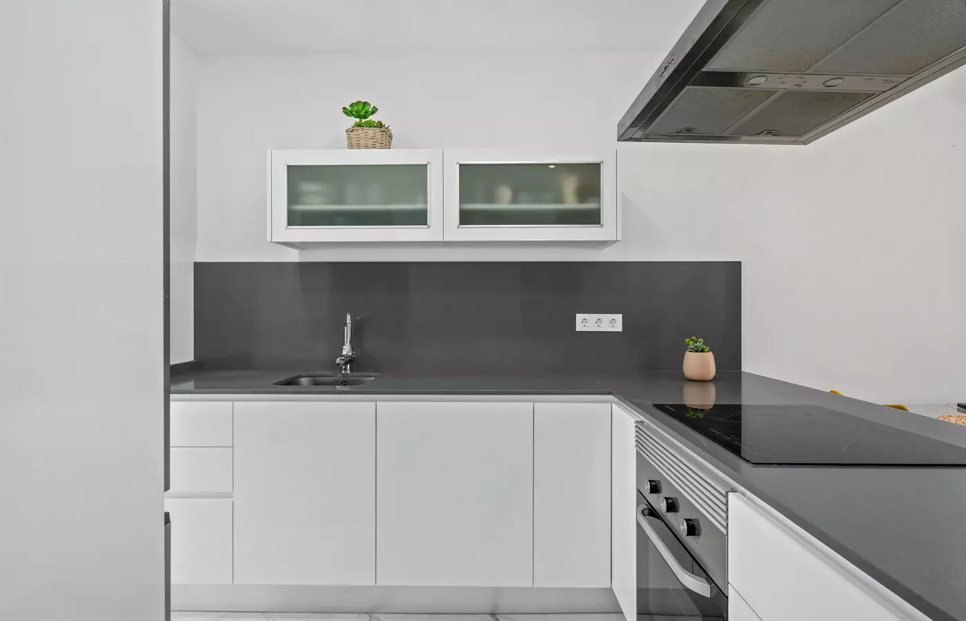 3-bedroom Villa In Torrevieja, Spain (105 M²)