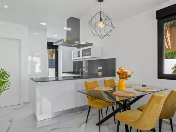 3-bedroom Villa In Torrevieja, Spain (105 M²)