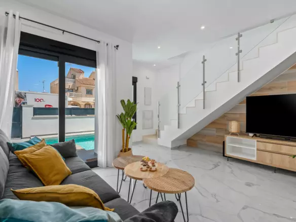 3-bedroom Villa In Torrevieja, Spain (105 M²)