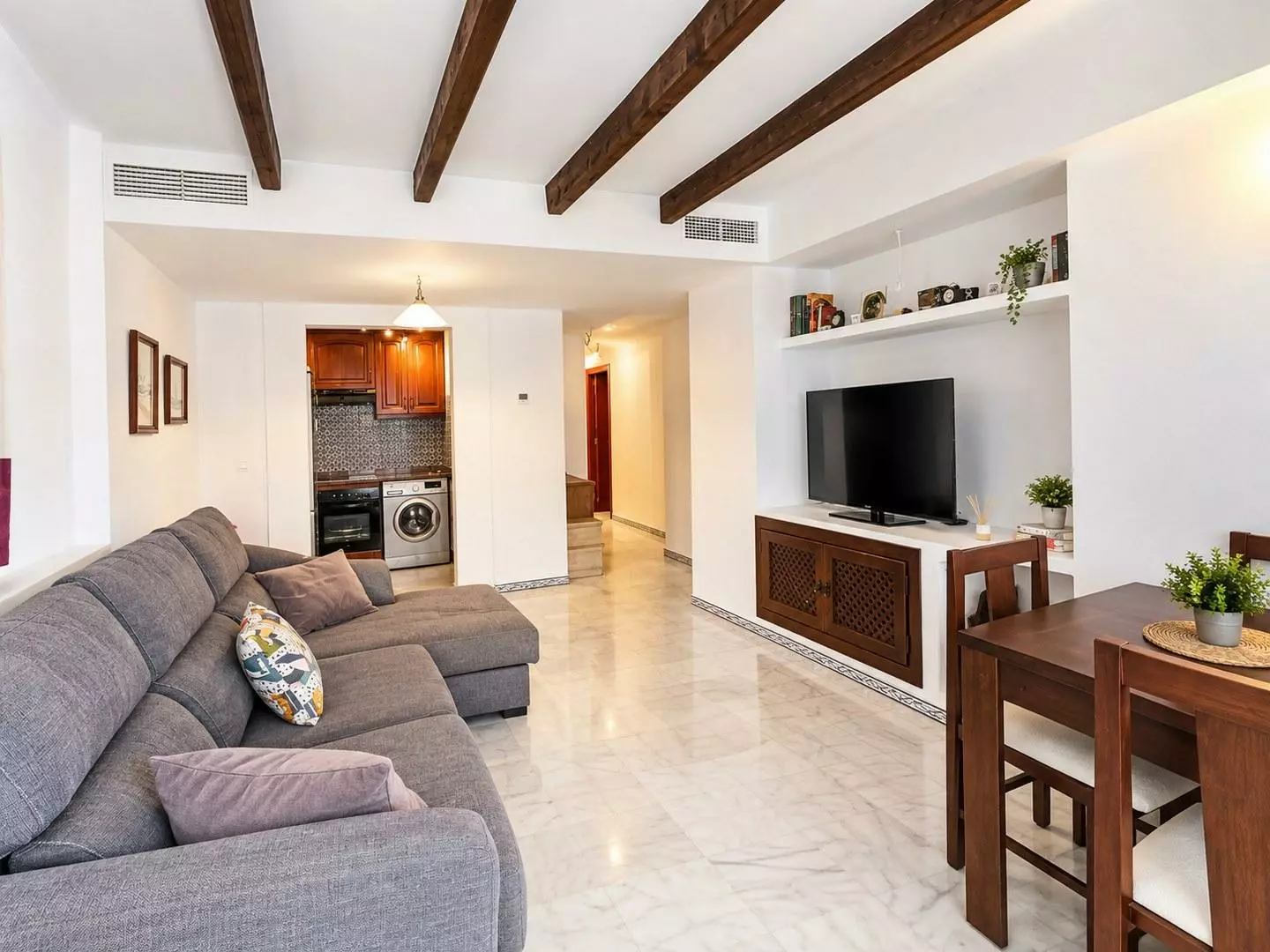 2-bedroom Property In Torrevieja, Spain (85 M²)