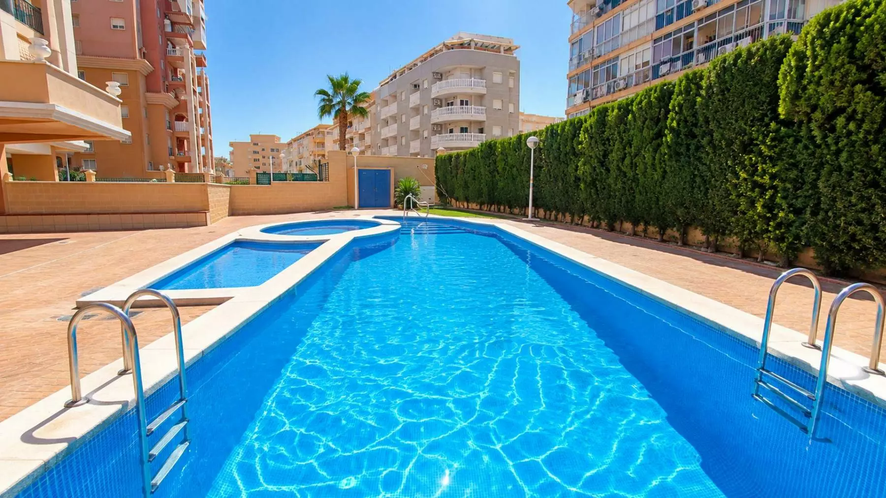 2-bedroom Property In Torrevieja, Spain (85 M²)