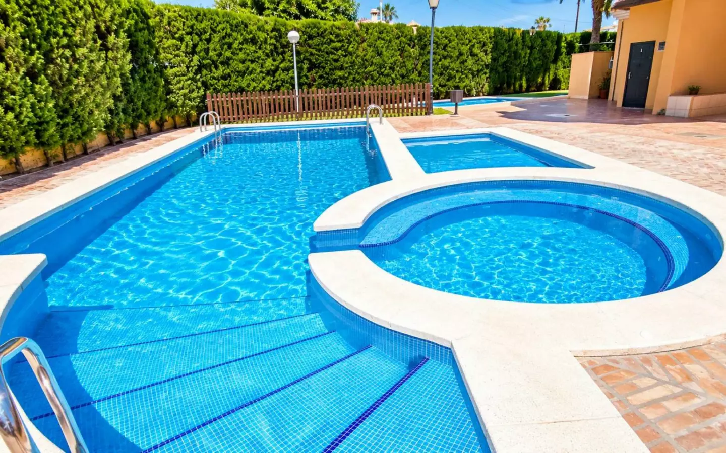 2-bedroom Property In Torrevieja, Spain (85 M²)