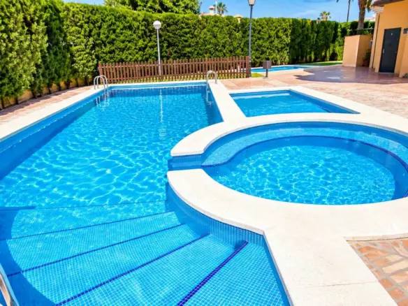 2-bedroom Property In Torrevieja, Spain (85 M²)