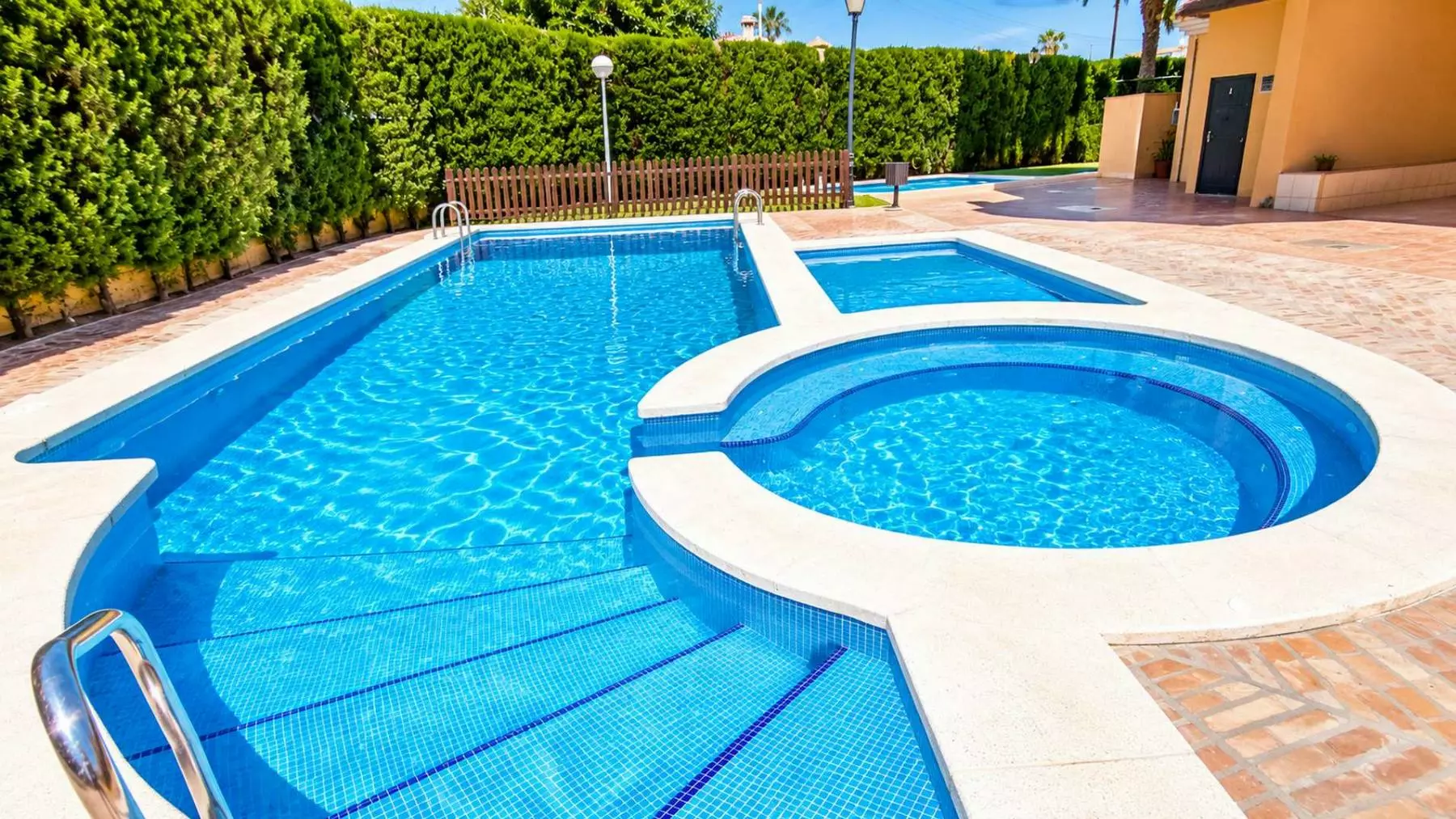 2-bedroom Property In Torrevieja, Spain (85 M²)
