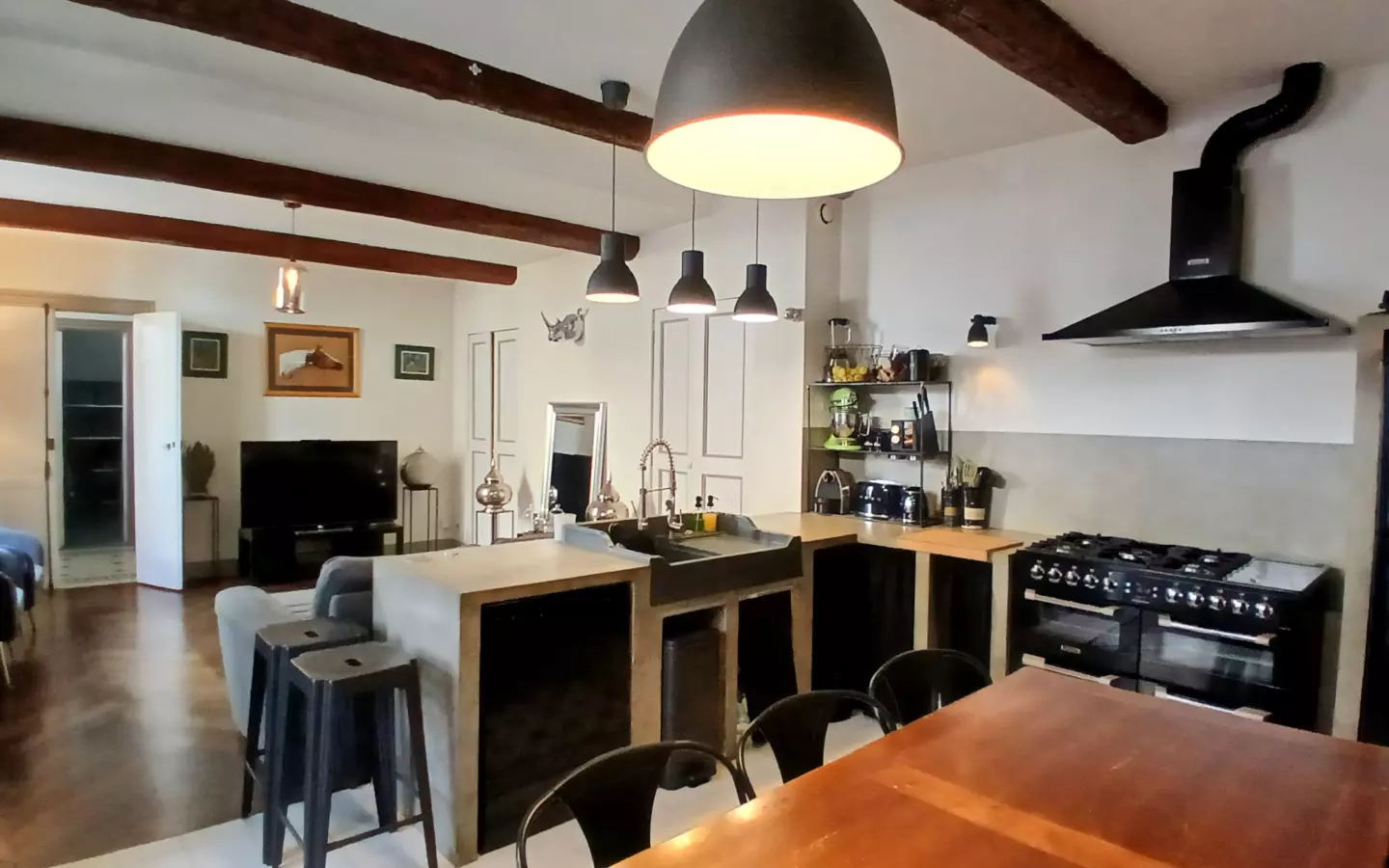 4-bedroom House In Capestang, France (143 M²)