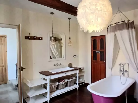 4-bedroom House In Capestang, France (143 M²)