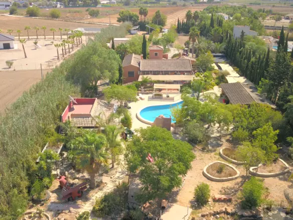 7-bedroom Country House In Catral, Spain (396 M²)