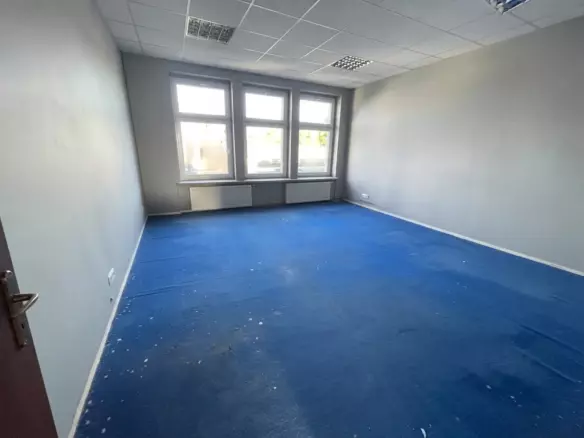 Commercial Property Near Poznań: Warehouse, Production & Offices (~1,456 Sqm)
