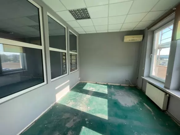 Commercial Property Near Poznań: Warehouse, Production & Offices (~1,456 Sqm)