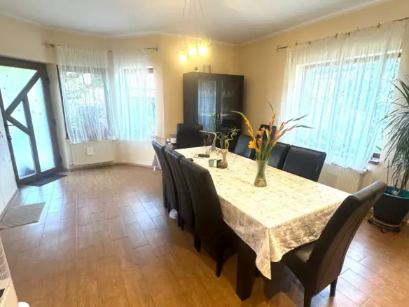 Spacious Family House For Sale In Arad, Romania – 186 Sqm + Double Garage – 634 Sqm Land