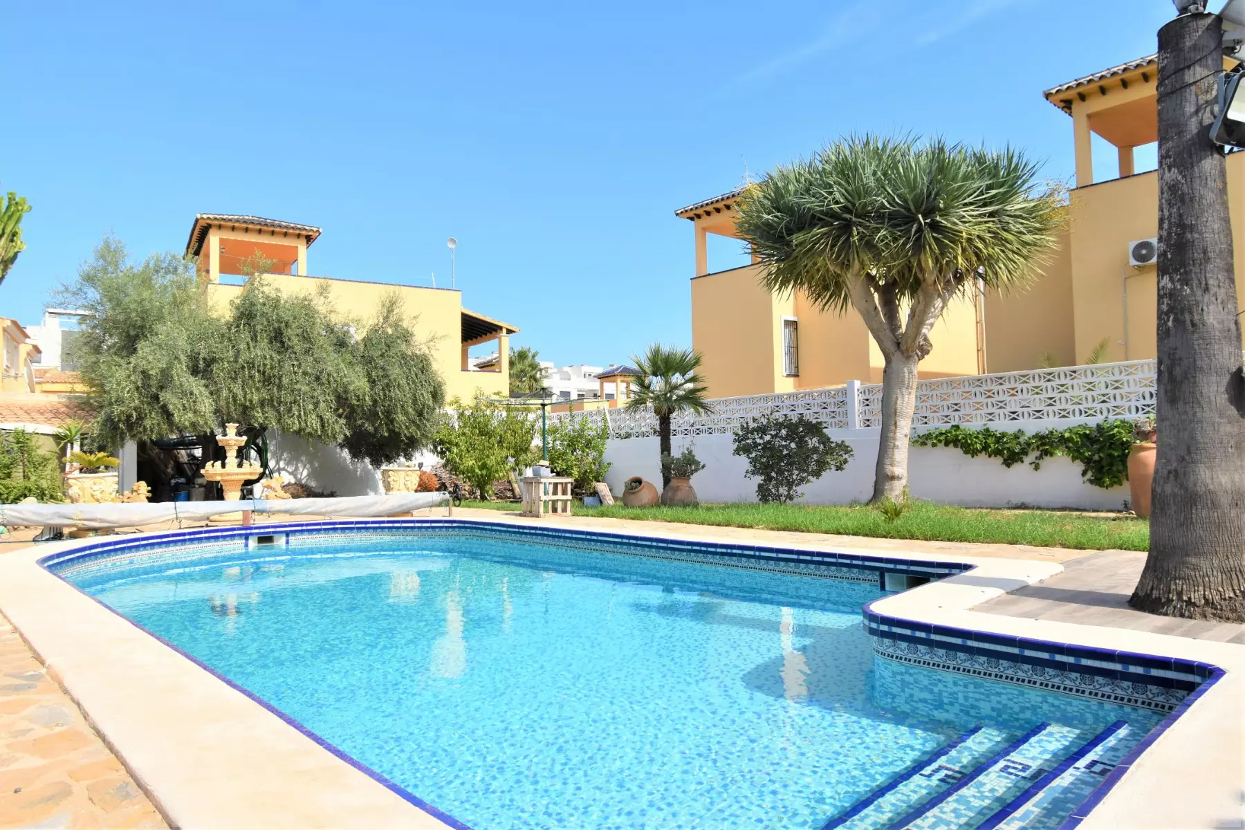 4-bedroom Villa In Orihuela Costa, Spain (325 M²)