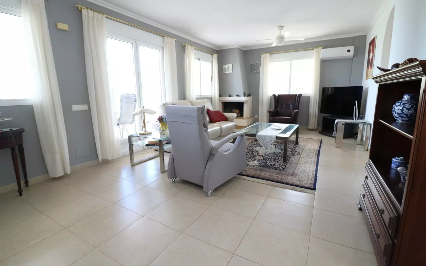 3-bedroom Villa In Algorfa, Spain (216 M²)