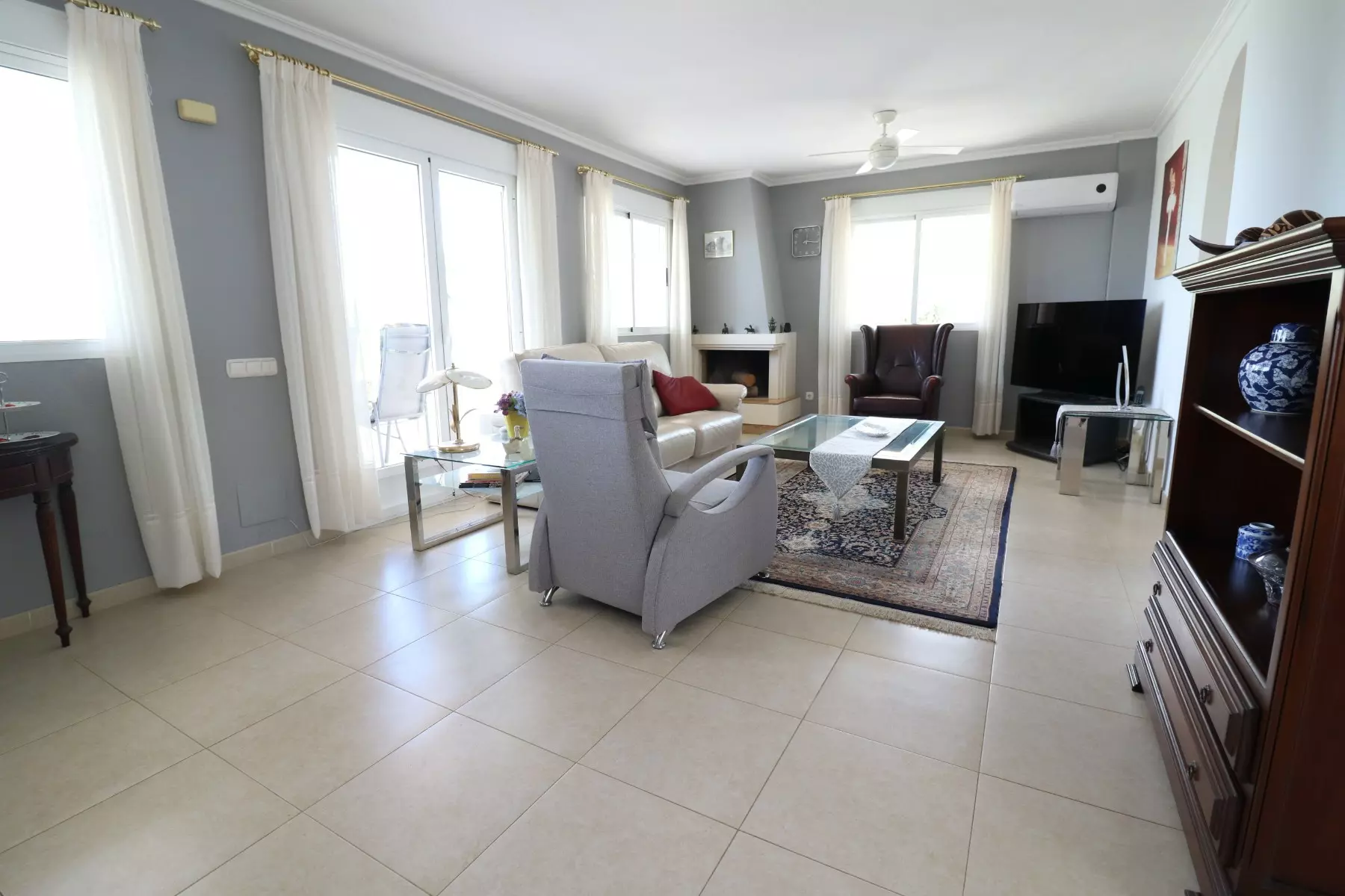 3-bedroom Villa In Algorfa, Spain (216 M²)