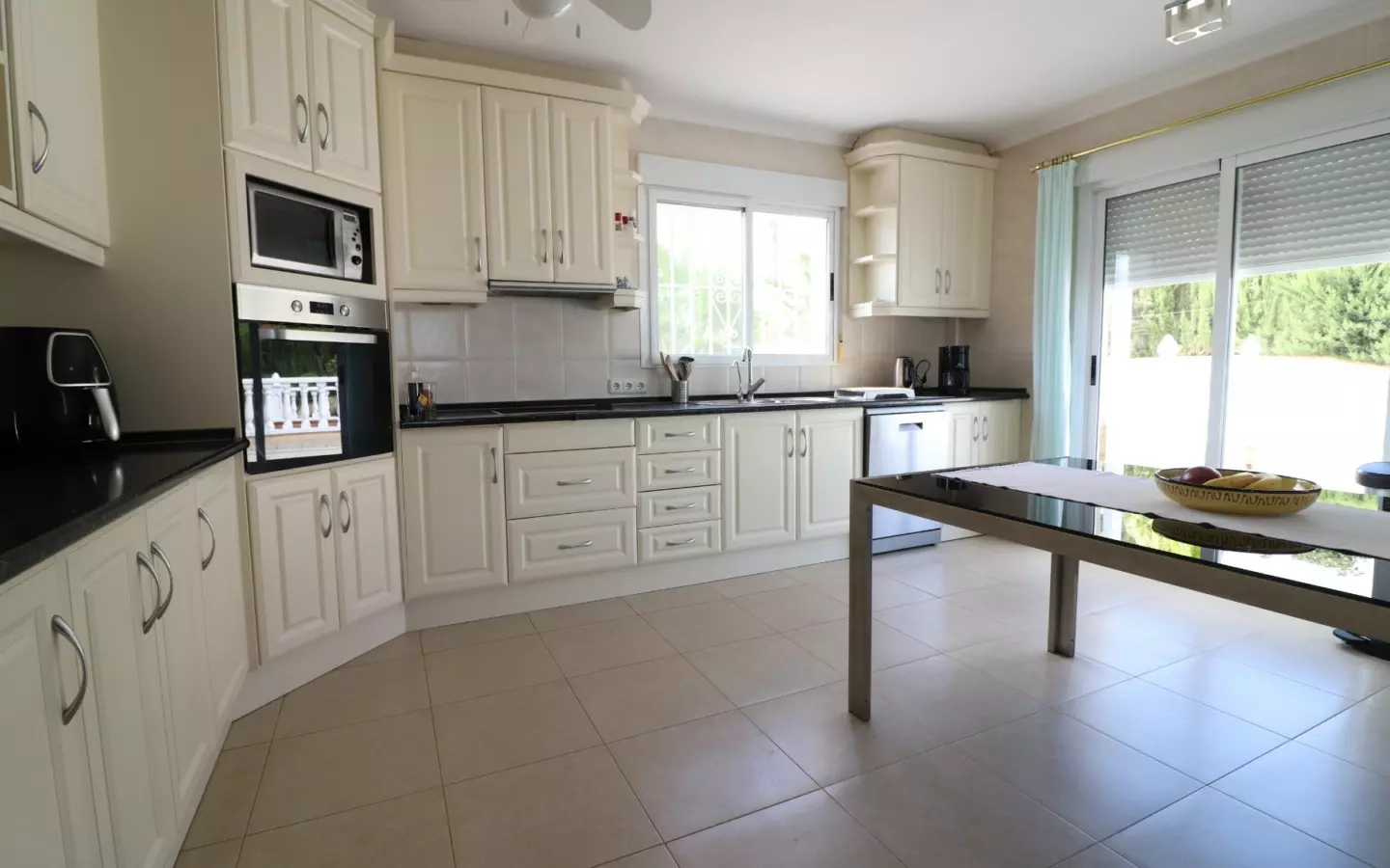 3-bedroom Villa In Algorfa, Spain (216 M²)