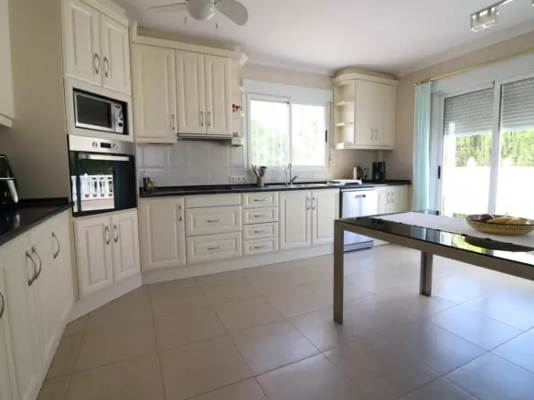 3-bedroom Villa In Algorfa, Spain (216 M²)