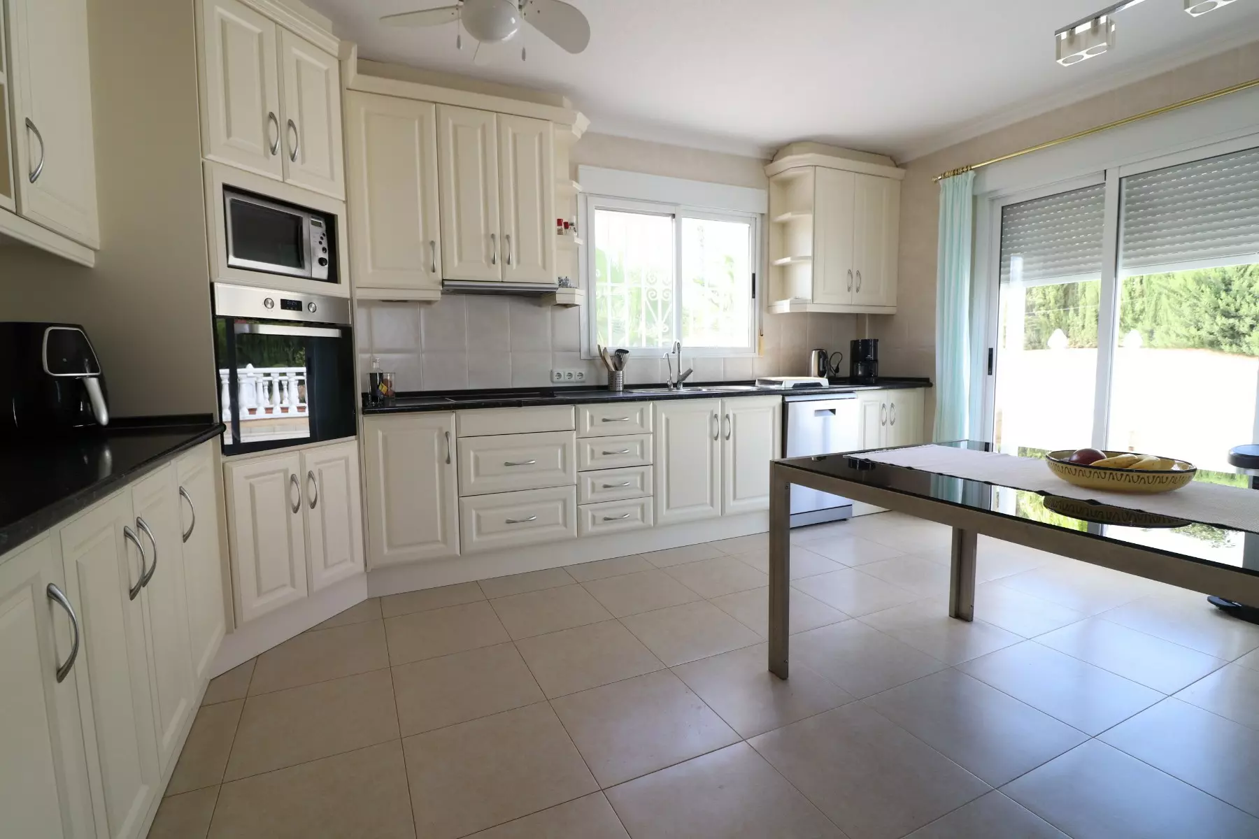 3-bedroom Villa In Algorfa, Spain (216 M²)