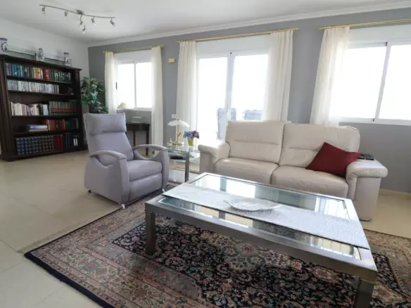 3-bedroom Villa In Algorfa, Spain (216 M²)