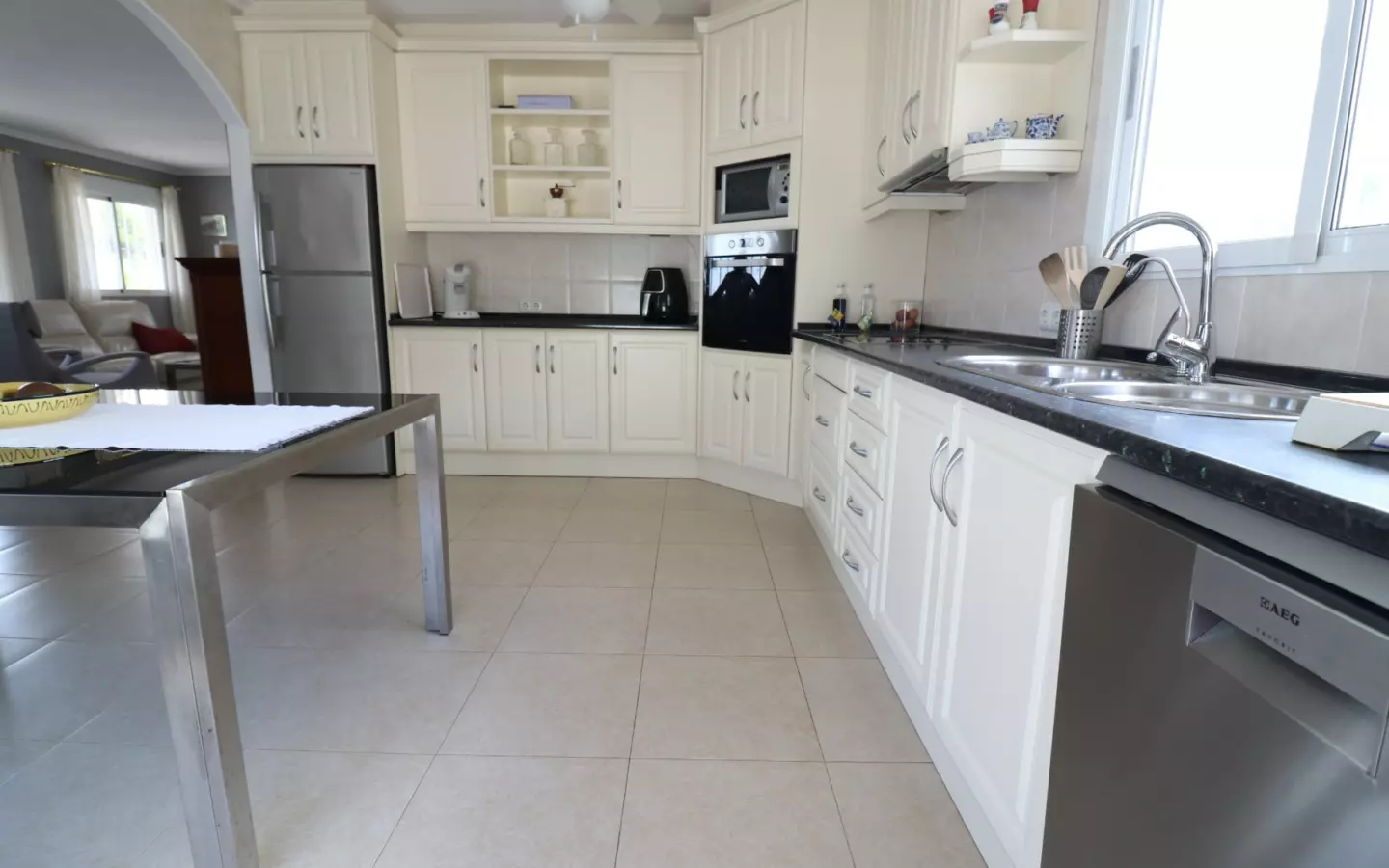 3-bedroom Villa In Algorfa, Spain (216 M²)