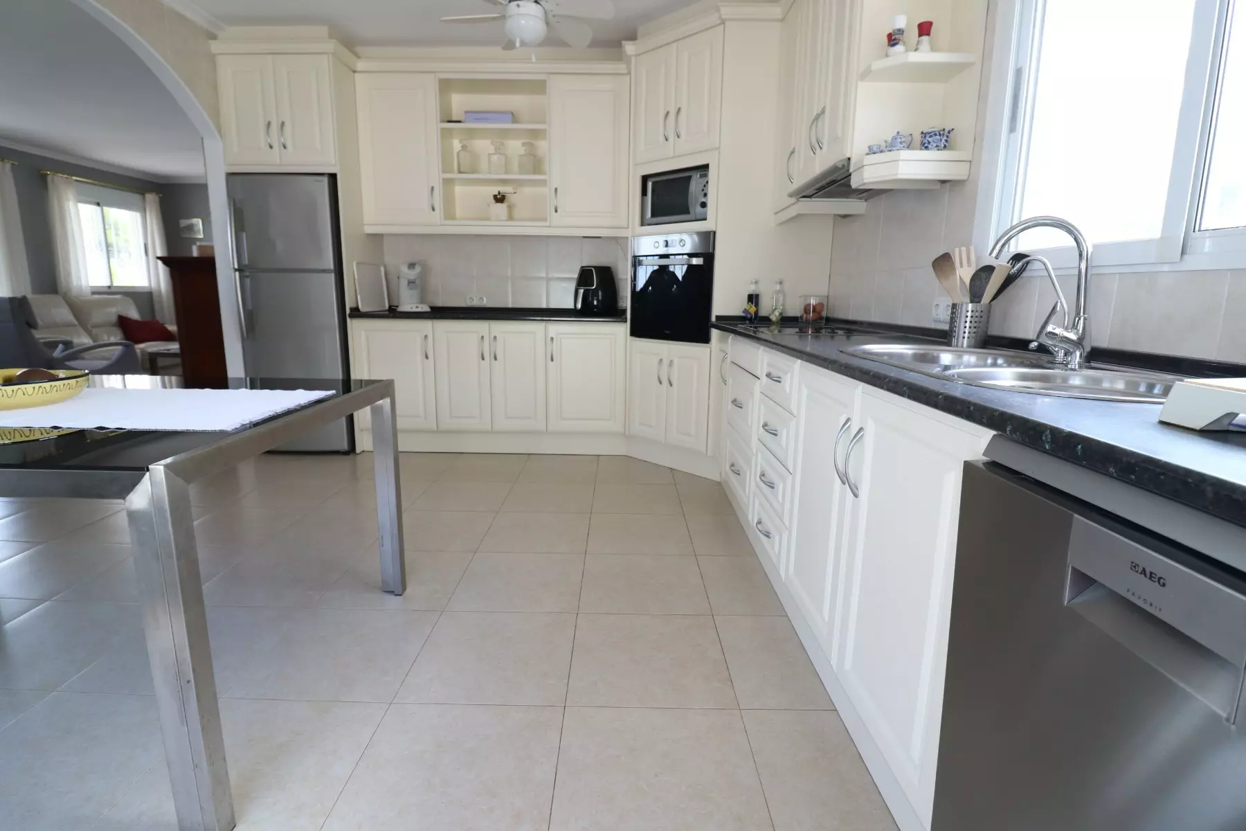 3-bedroom Villa In Algorfa, Spain (216 M²)