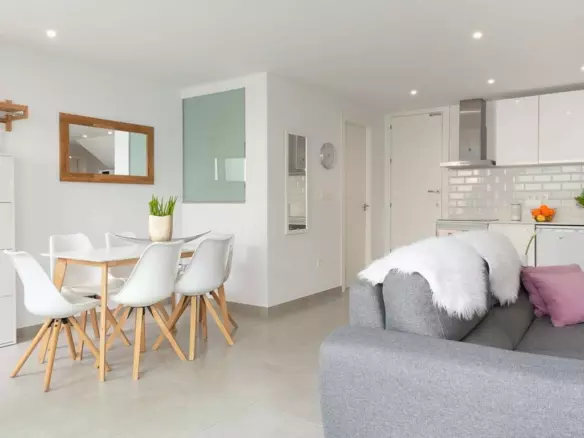 4-bedroom Villa In Benijofar, Spain (198 M²)