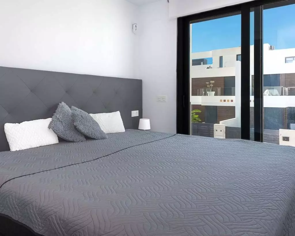 4-bedroom Villa In Benijofar, Spain (198 M²)