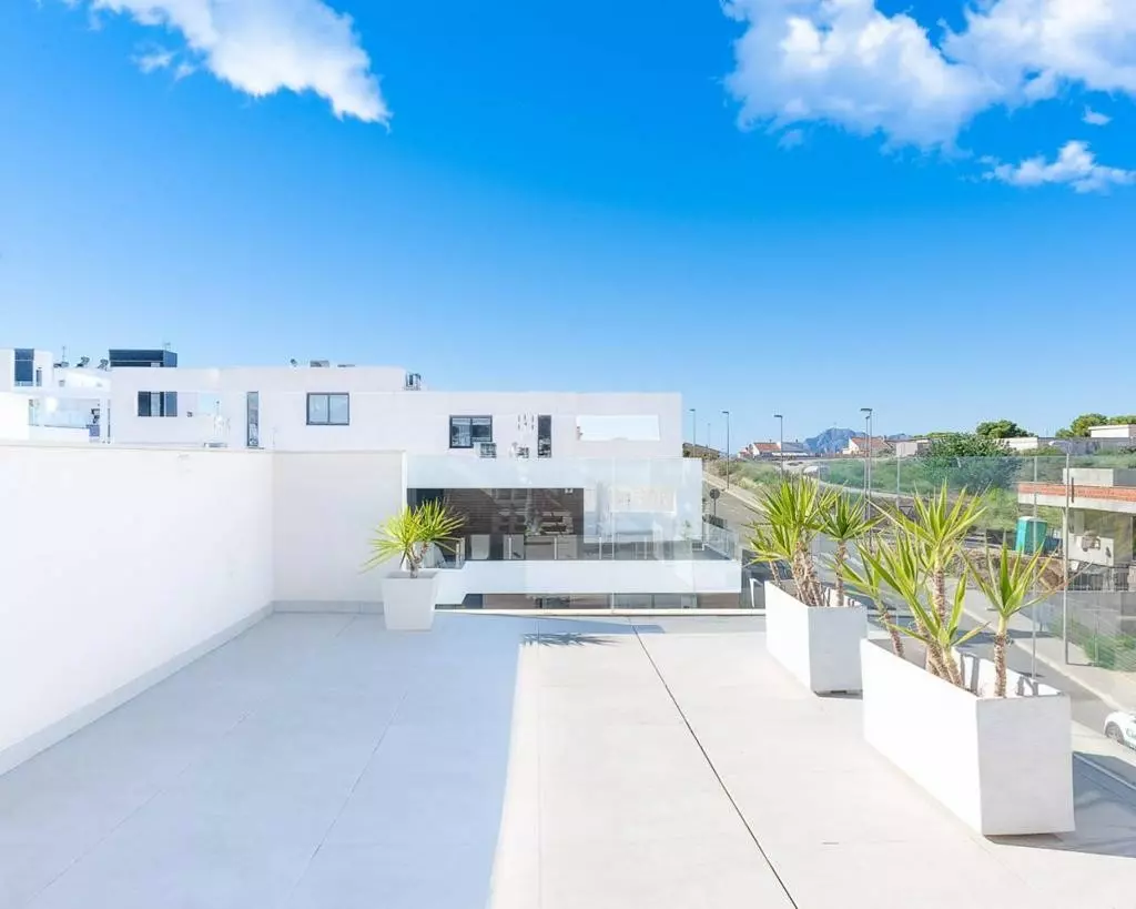 4-bedroom Villa In Benijofar, Spain (198 M²)