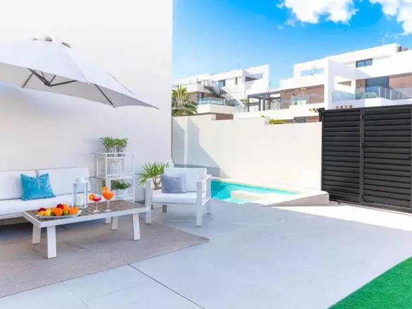4-bedroom Villa In Benijofar, Spain (198 M²)