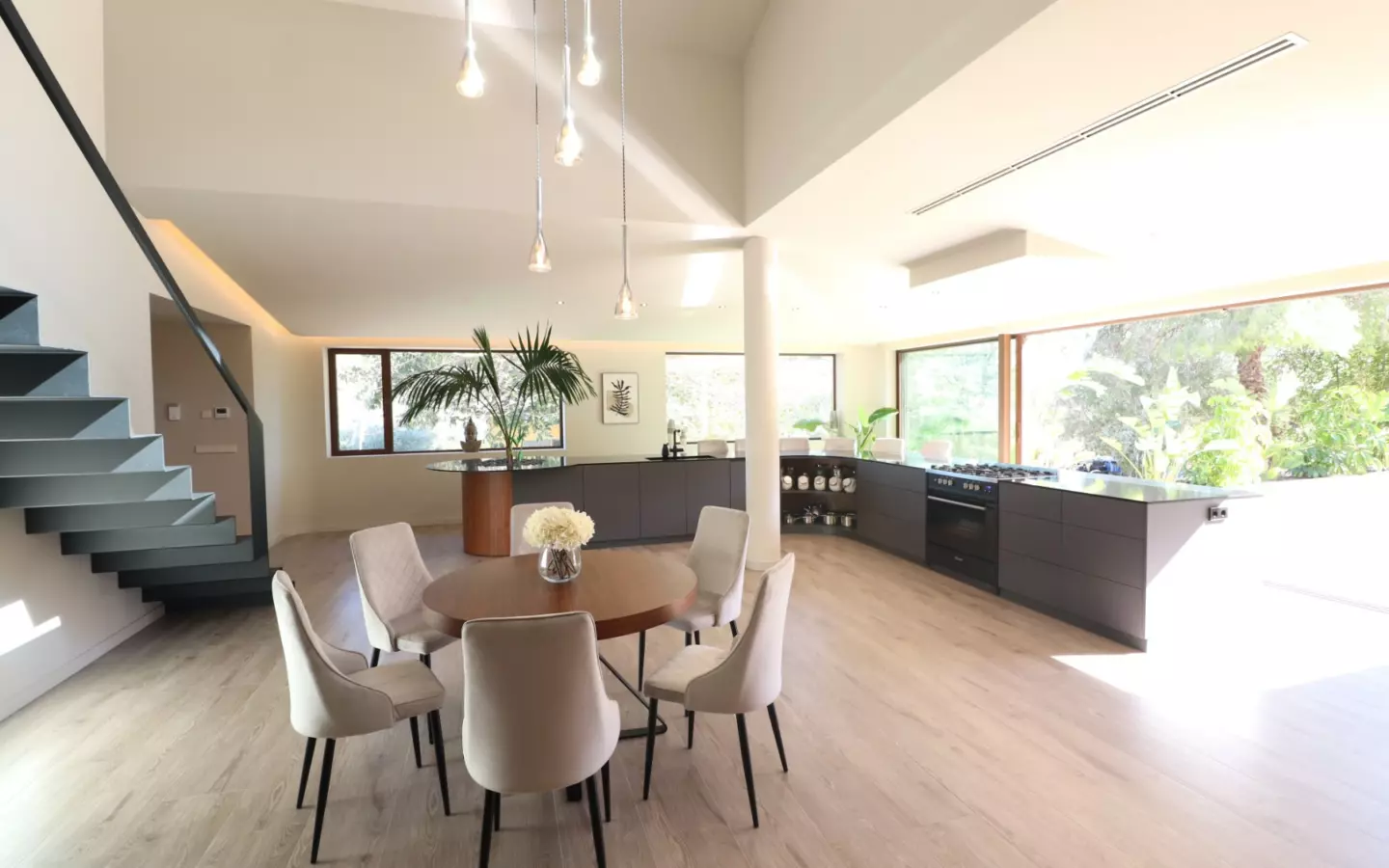 5-bedroom Country House In Aspe, Spain (360 M²)