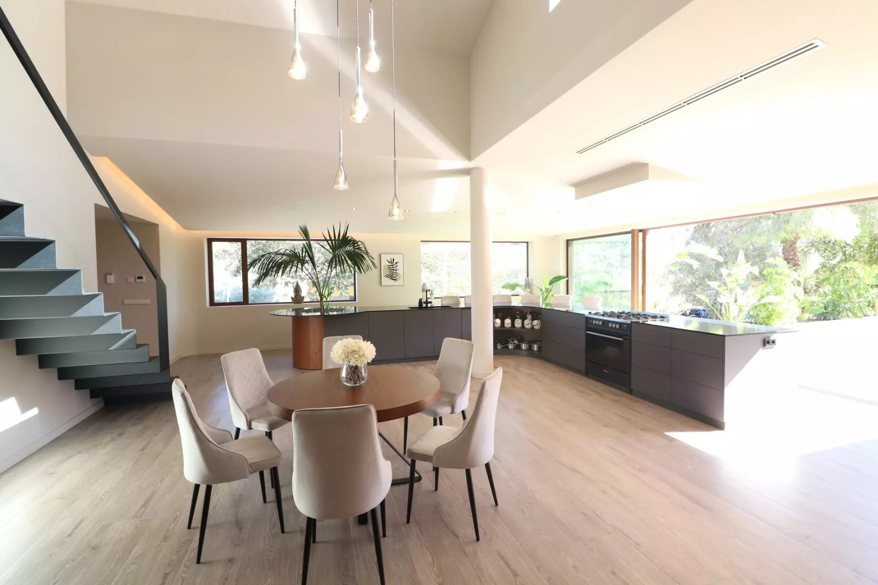 5-bedroom Country House In Aspe, Spain (360 M²)