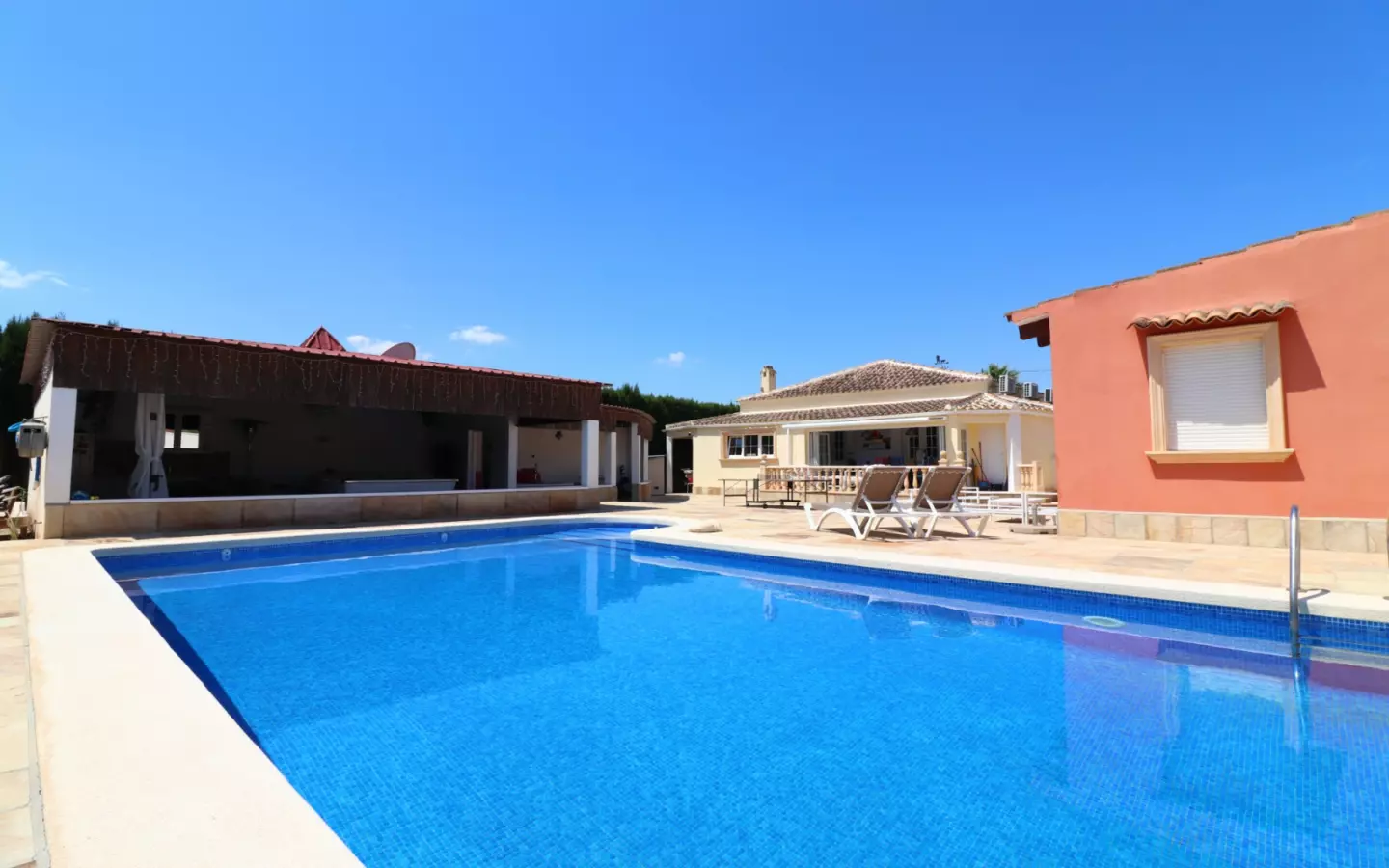 6-bedroom Country House In Almoradi, Spain (299 M²)