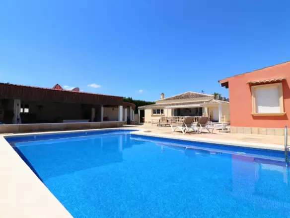 6-bedroom Country House In Almoradi, Spain (299 M²)