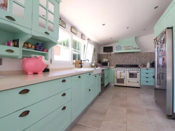 6-bedroom Country House In Almoradi, Spain (299 M²)