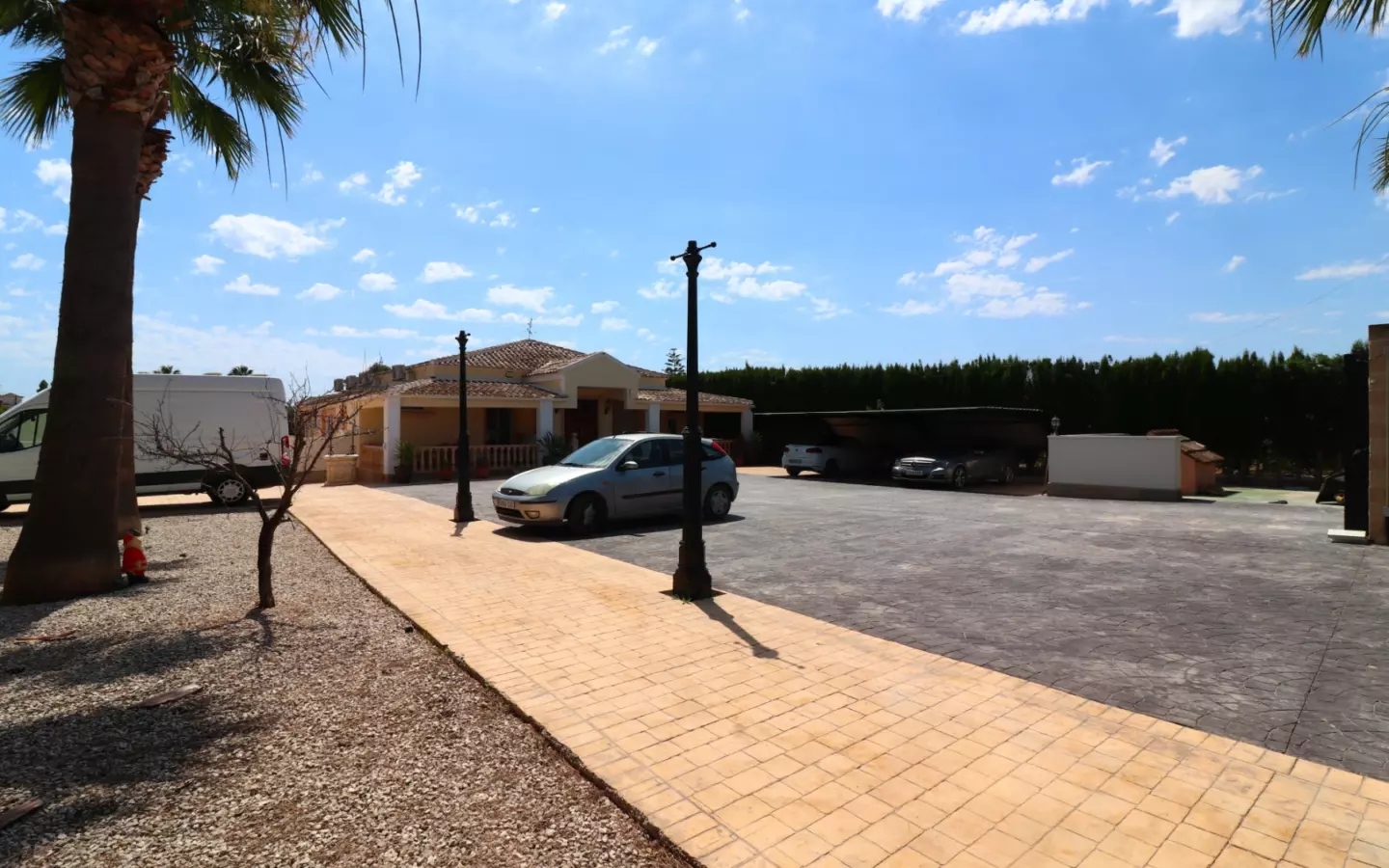 6-bedroom Country House In Almoradi, Spain (299 M²)