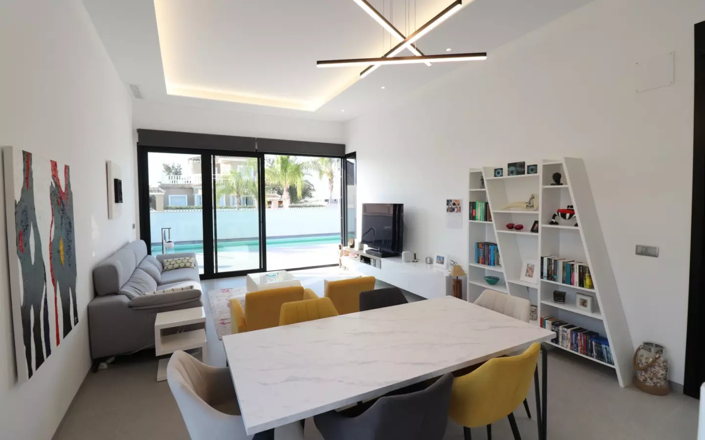 3-bedroom Villa In Formentera Del Segura, Spain (182 M²)