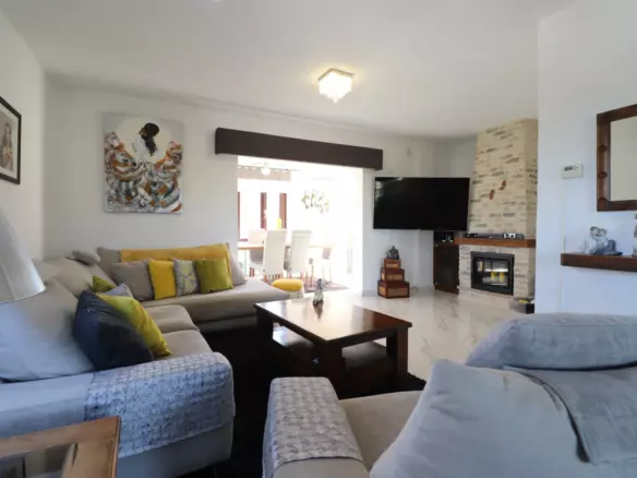 5-bedroom Villa In Algorfa, Spain (375 M²)