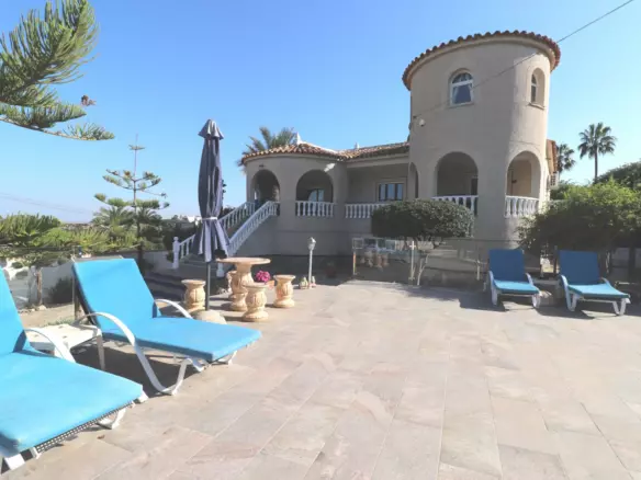 5-bedroom Villa In Algorfa, Spain (375 M²)